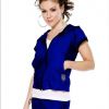 2009年美国流行的深蓝色青春服装