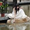 可爱少女异国他乡自拍