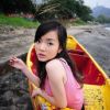 可爱的现代大学校园女生俏照