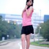 可爱的现代大学校园女生俏照