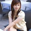 咖啡馆里拍到的气质女孩子