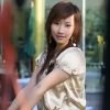 咖啡馆里拍到的气质女孩子