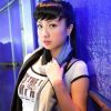 生活中一位大方自信的女孩儿