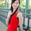 端庄美丽的城市女生照片