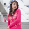 粉红装的漂亮广东女生