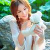 花红柳绿湖边春色风流美女