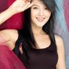 仪态自然大方的深圳女青年图片
