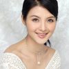 仪态自然大方的深圳女青年图片