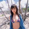 低胸美少女流落荒野