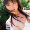 低胸美少女流落荒野