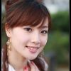 公园里的靓丽女孩
