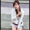 公园里的靓丽女孩