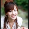 公园里的靓丽女孩