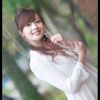 公园里的靓丽女孩