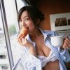 可爱的小松彩夏又来迷人了