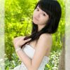可爱的白色裙装美女