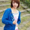 台阶上的少女写真