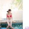 各种花瓣浴的女孩