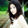 喜欢耍酷的美女黑白图