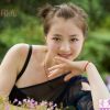 夏日阳光下的美女
