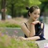 夏日阳光下的美女