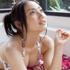 少女玫瑰花浴