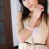 居家女孩的时装秀美女图