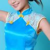 居家女孩的时装秀美女图