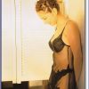 床榻上的美女'今井惠理'