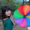 廊椅上的小女生