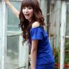 快乐纯真的雨季女孩写真照片