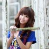 快乐纯真的雨季女孩写真照片