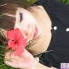 愚昧端祥的女孩