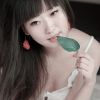 愚昧端祥的女孩