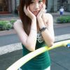 文静的大一女生