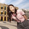 文静的的上海美女街头服装秀