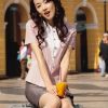 文静的的上海美女街头服装秀