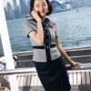 文静的的上海美女街头服装秀