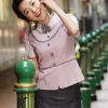 文静的的上海美女街头服装秀