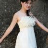 新婚蜜月之旅的漂亮新娘