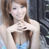 清纯低胸吊带美女