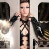 张馨予黒皮衣写真