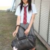 日本学妹田井中茉莉亜学生制服诱惑 