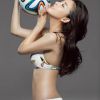 当红女星黄小蕾化身足球宝贝性感美女图