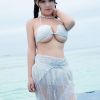 白胖爆乳美女可儿童颜巨乳海边开心玩耍高清摄影