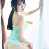 大胸女护士兜豆靓搔首弄姿表情销魂大尺度艺术照