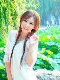 花红柳绿湖边春色风流美女